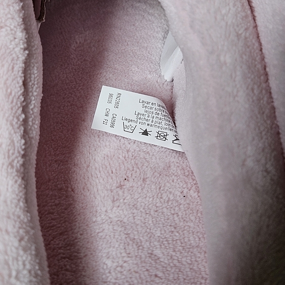 Isotoner Women's Pink Slippers. Size LG (8.5 - 9) NWT - Picture 3 of 6